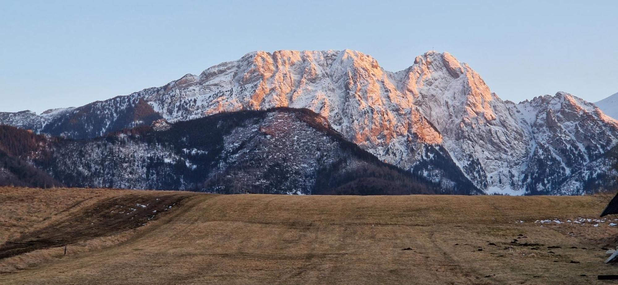 Z Kominkiem Pod Limbą Domek alpejski *